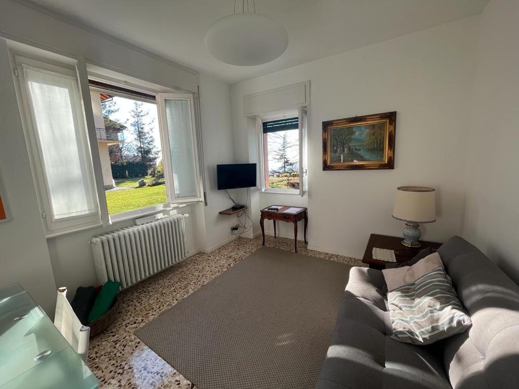 Willa Casa Vacanze Le Violette Brunate Zewnętrze zdjęcie