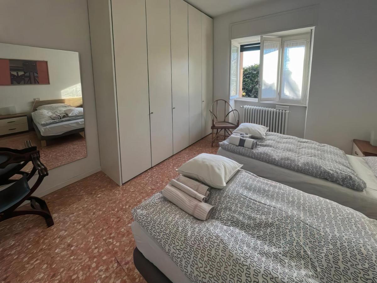 Willa Casa Vacanze Le Violette Brunate Zewnętrze zdjęcie