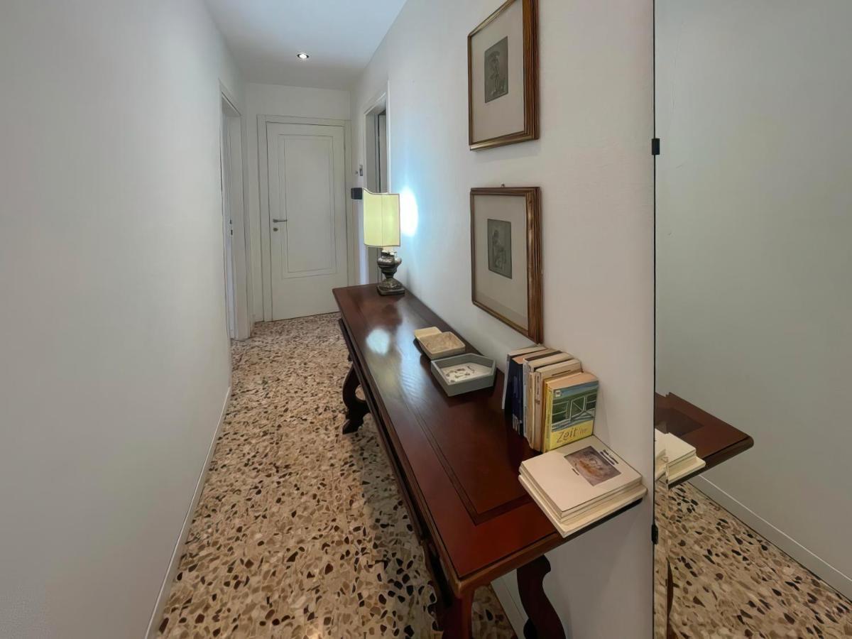 Willa Casa Vacanze Le Violette Brunate Zewnętrze zdjęcie