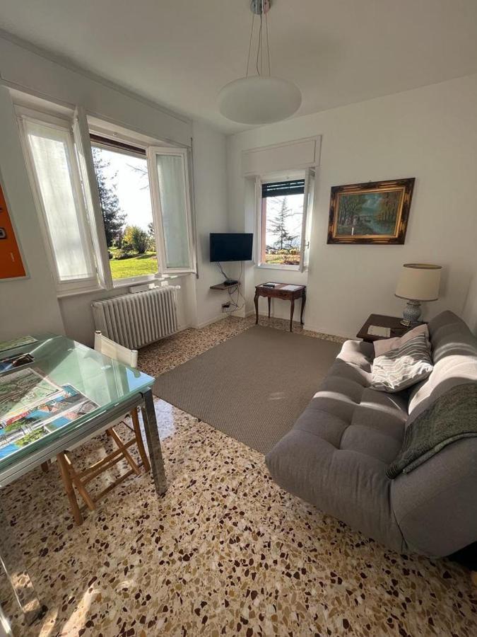 Willa Casa Vacanze Le Violette Brunate Zewnętrze zdjęcie