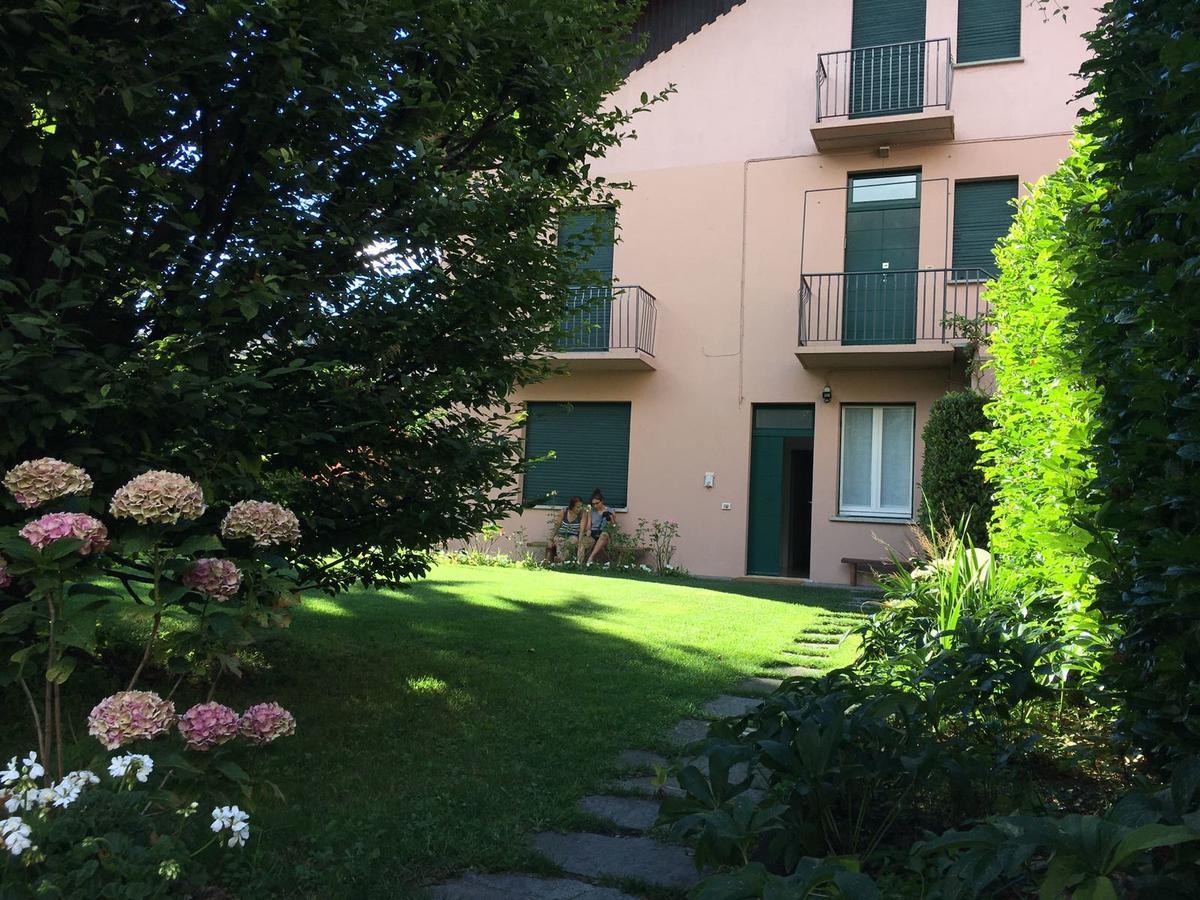 Willa Casa Vacanze Le Violette Brunate Zewnętrze zdjęcie