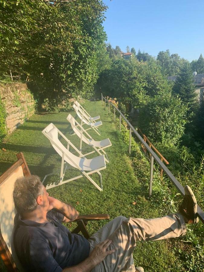 Willa Casa Vacanze Le Violette Brunate Zewnętrze zdjęcie